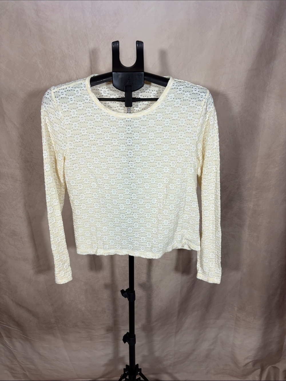 Old Navy Cream Lace-Textured Long Sleeve Top